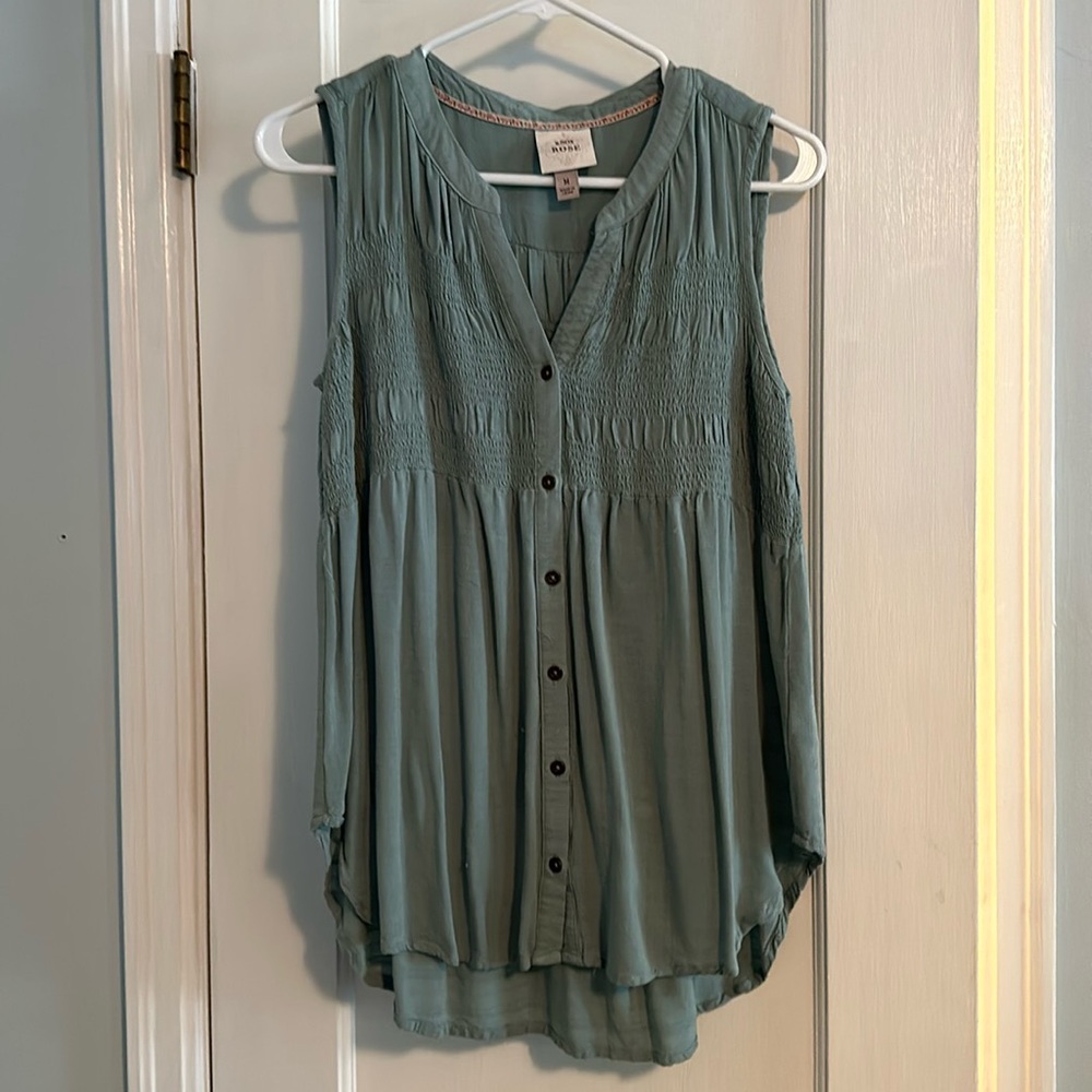 Sleeveless top